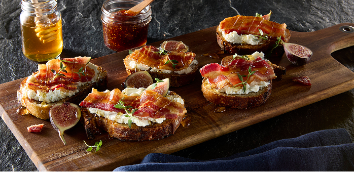 Bacon and fig toast